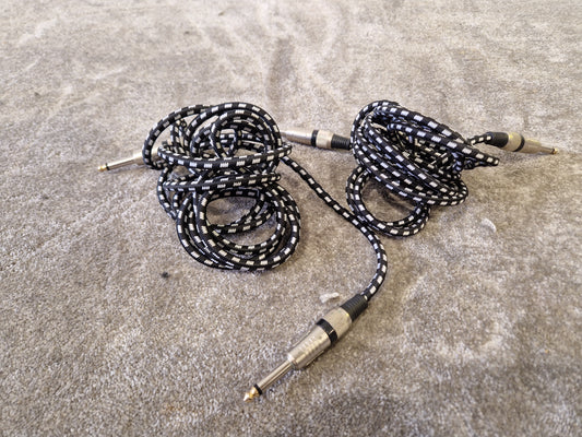 5M Black & White Patterned Guitar Cables Pair – Noise-Resistant Shielding – Excellent