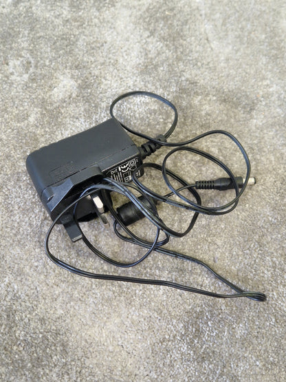 Kmise Tremolo Effects Pedal – True Bypass – Excellent w/ AUX Cables