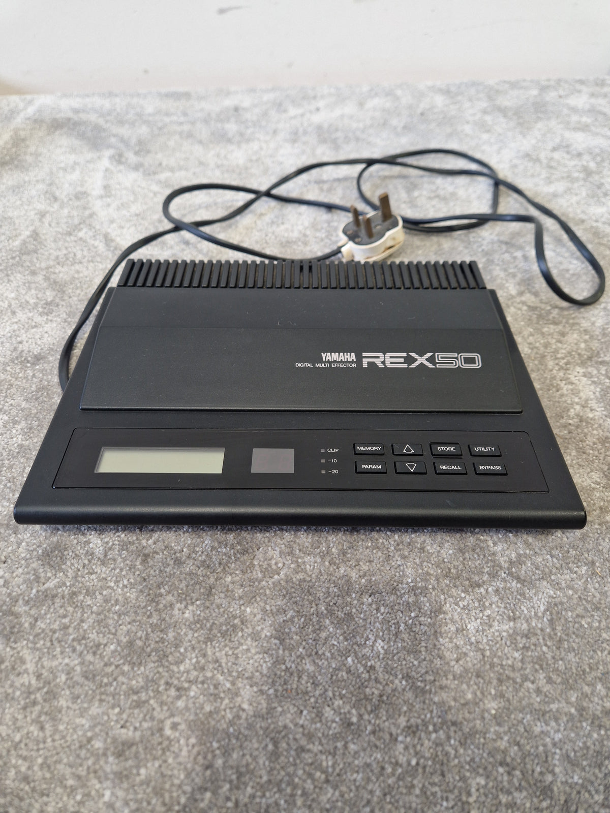 Yamaha REX-50 – Multi-Effects Processor, Reverb & Delay – Excellent w/ Original Box