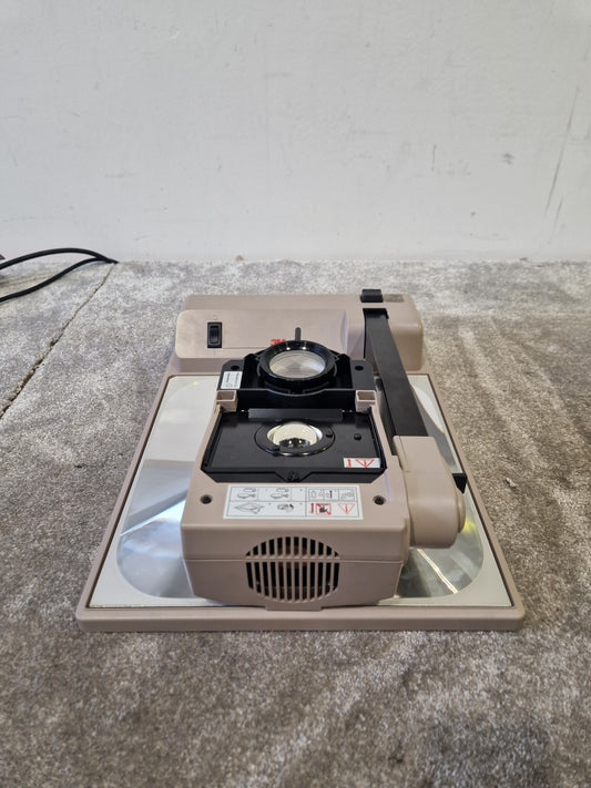 3M 2660 Overhead Projector – Portable AV Unit – Good w/ Gig Bag