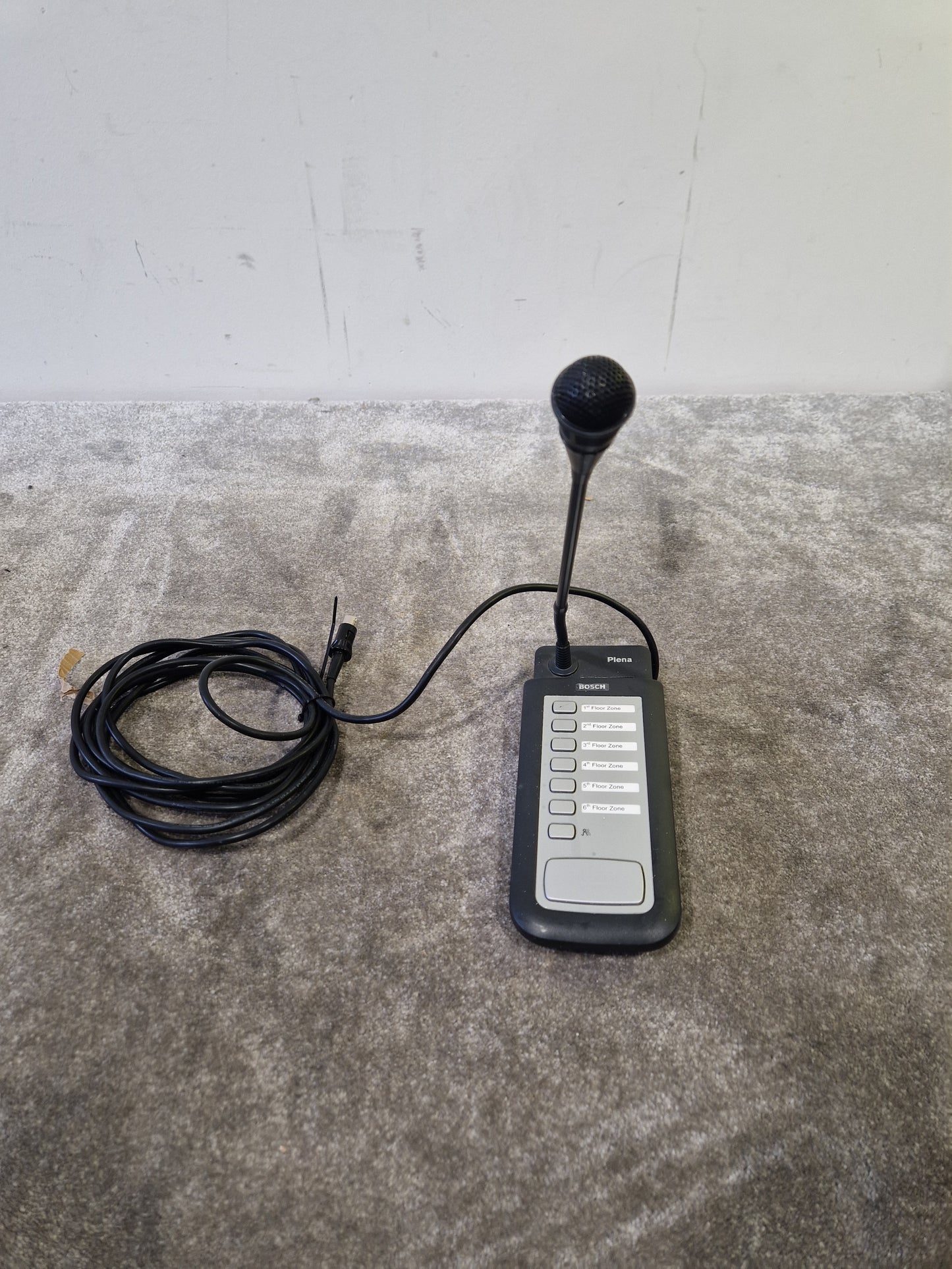 Bosch Plena LBB1946/00 Call Station – 6-Zone Paging Microphone, Metal Base – Very Good