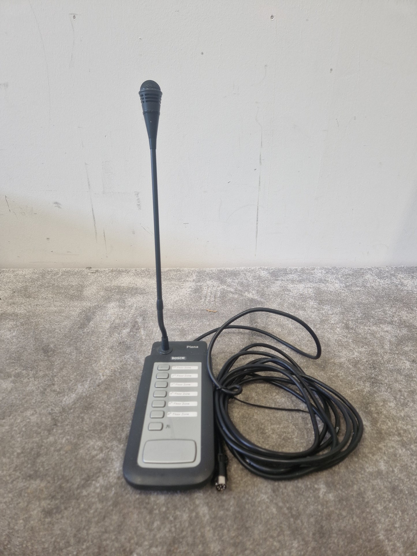 Bosch Plena LBB1946/00 Call Station – 6-Zone Paging Microphone, Metal Base – Very Good
