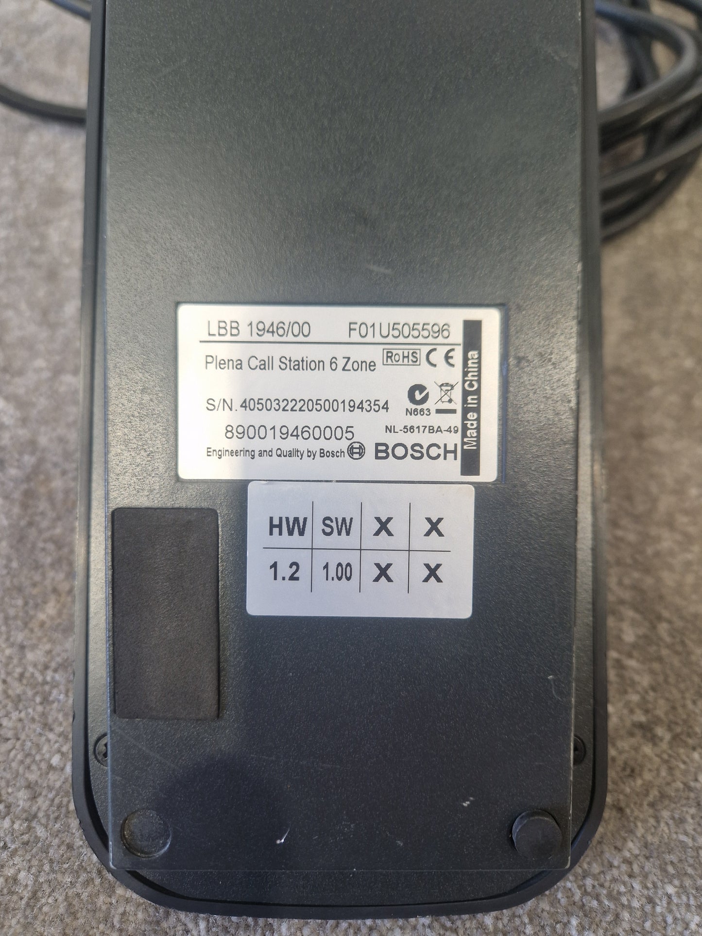 Bosch Plena LBB1946/00 Call Station – 6-Zone Paging Microphone, Metal Base – Very Good