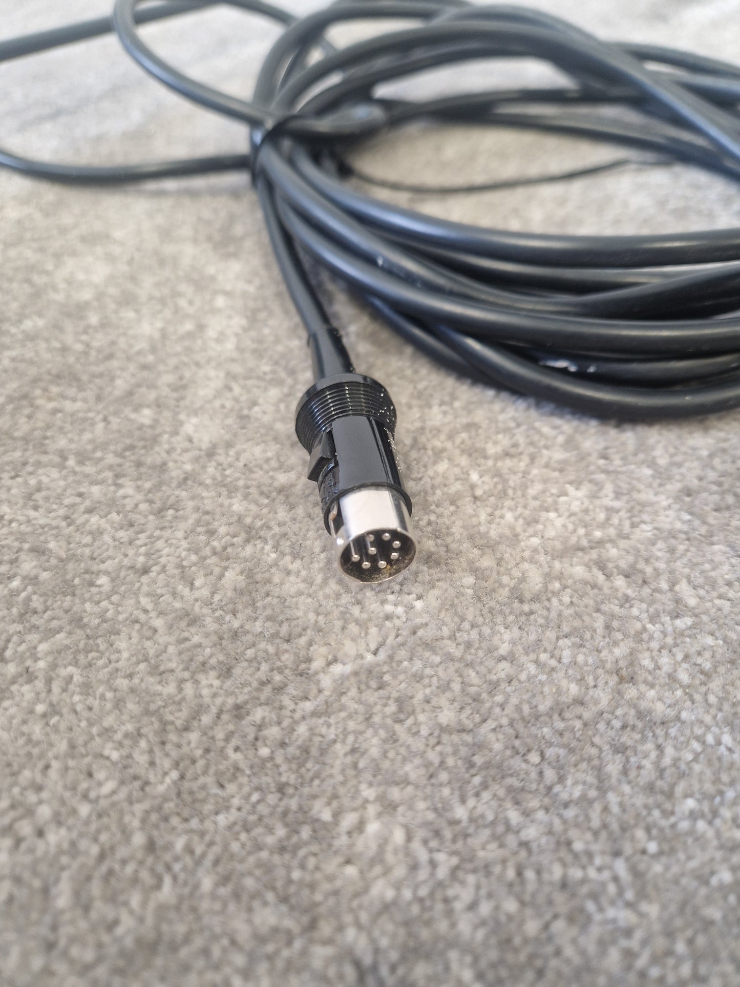 Bosch Plena LBB1946/00 Call Station – 6-Zone Paging Microphone, Metal Base – Very Good