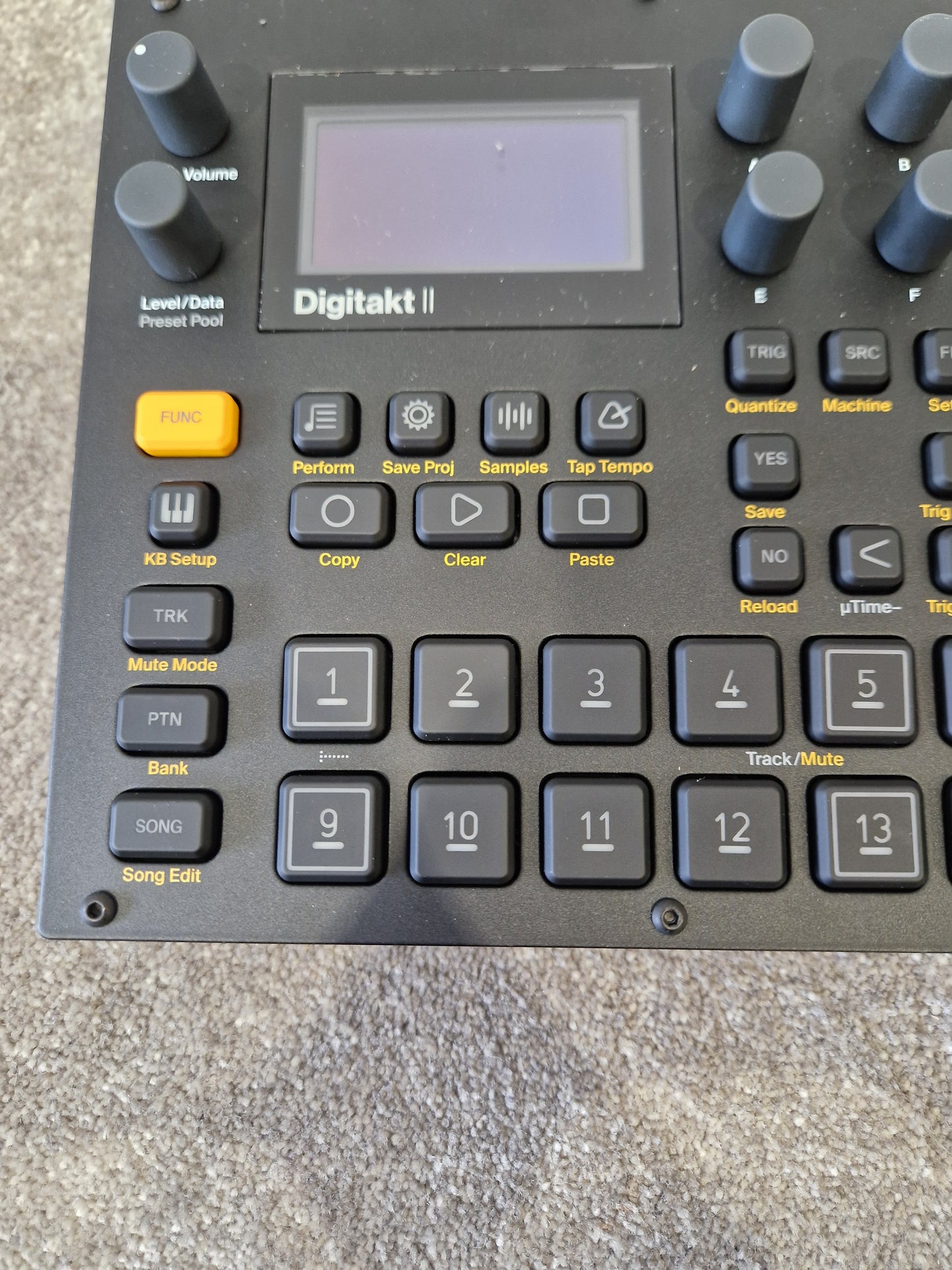 Elektron Digitakt II – Digital Drum Computer & Stereo Sampler – Excellent w/ Original Box