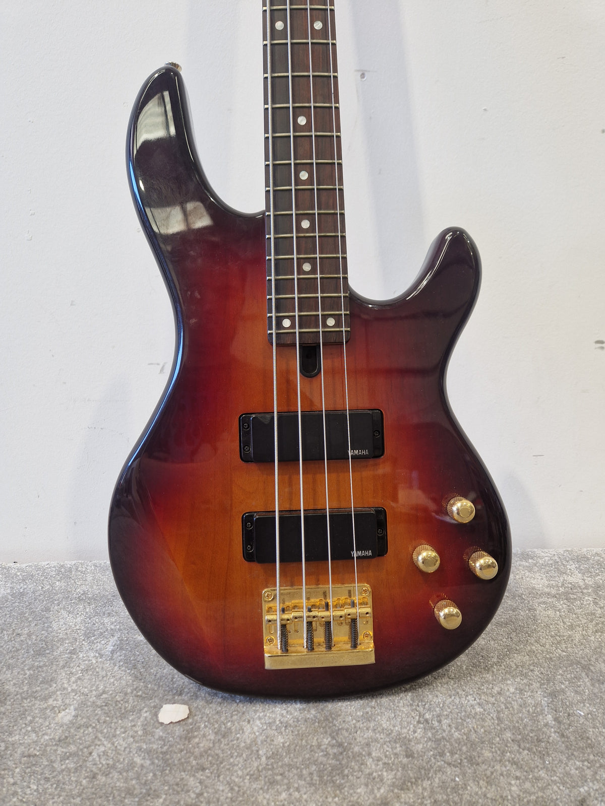 Yamaha BBG4S II – 4-String Active Bass Guitar – Very Good (Read Description)