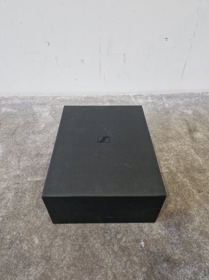 Sennheiser HD820 – High-End Closed-Back Headphones – Excellent w/ Original Box
