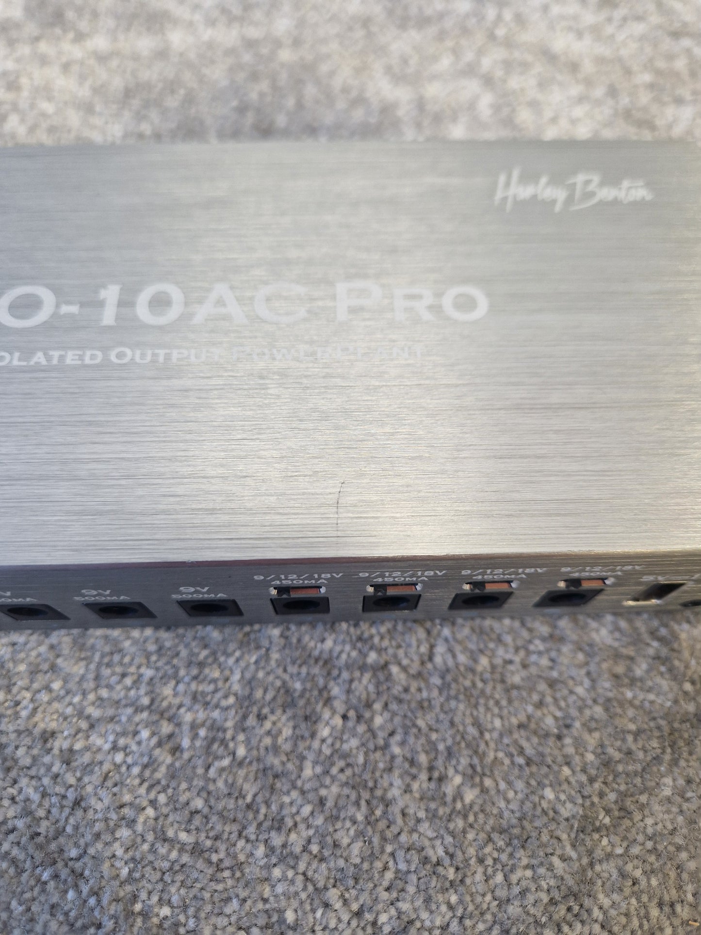 Harley Benton ISO-10AC Pro – Modular Pedalboard Power Supply – Excellent