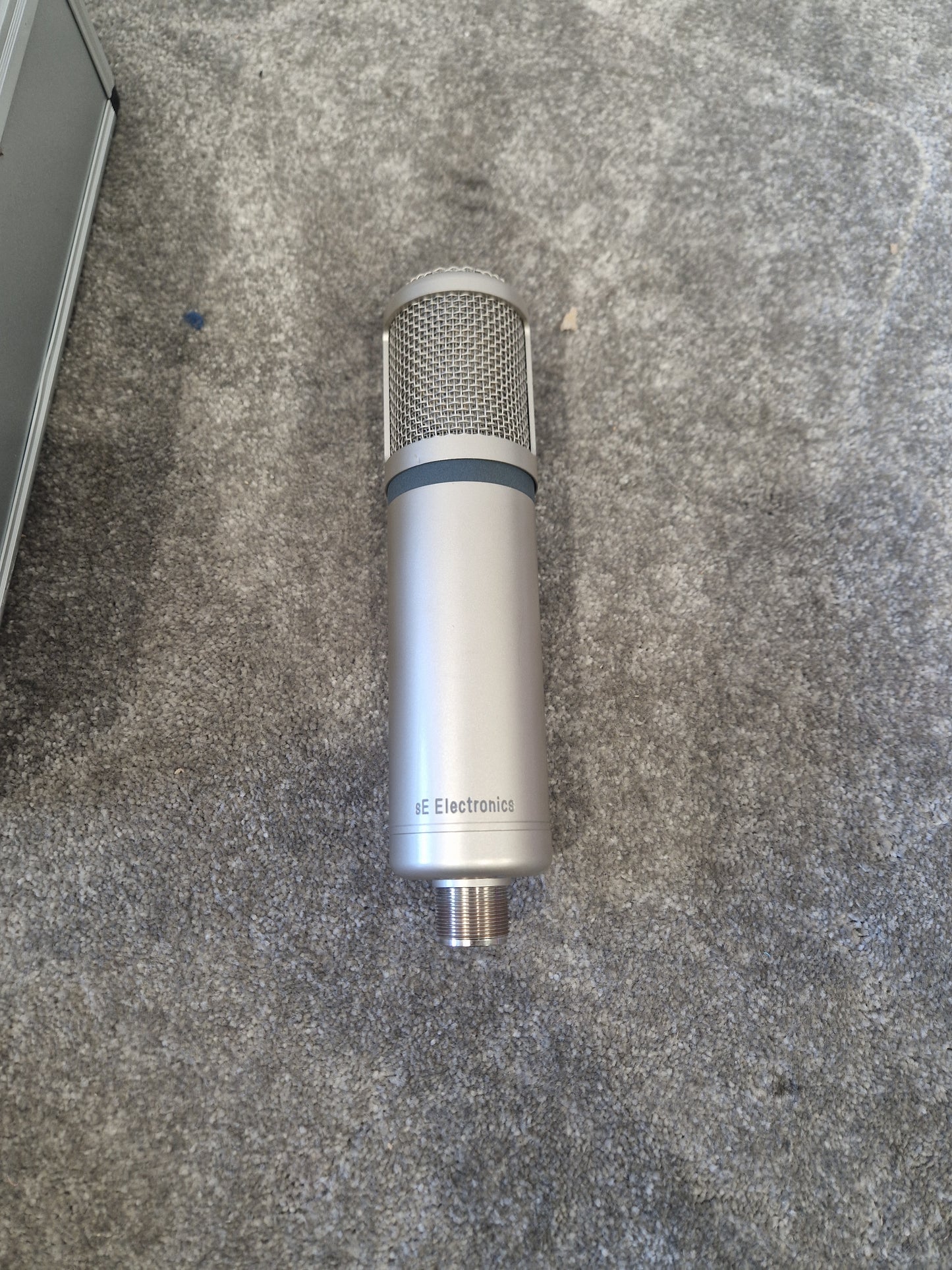 sE Microphone and Transmitter - sE T1 / sE2200T - Professional Grade, Wireless - Very Good w/ Hard Case