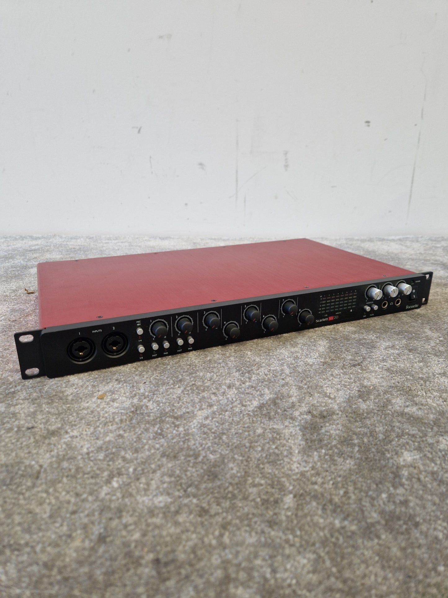 Focusrite Scarlett 18i20 Gen 2 - 18 Inputs, 20 Outputs - Excellent