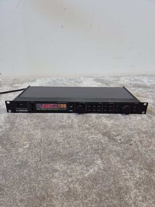 TC Electronic D-Two - Multi-Effects Processor, Digital Delay - Very Good w/ Original Box & Power Supply & Manuals