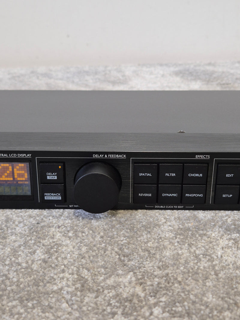 TC Electronic D-Two - Multi-Effects Processor, Digital Delay - Very Good w/ Original Box & Power Supply & Manuals - Image 3