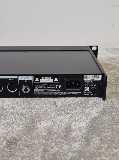 TC Electronic D-Two - Multi-Effects Processor, Digital Delay - Very Good w/ Original Box & Power Supply & Manuals