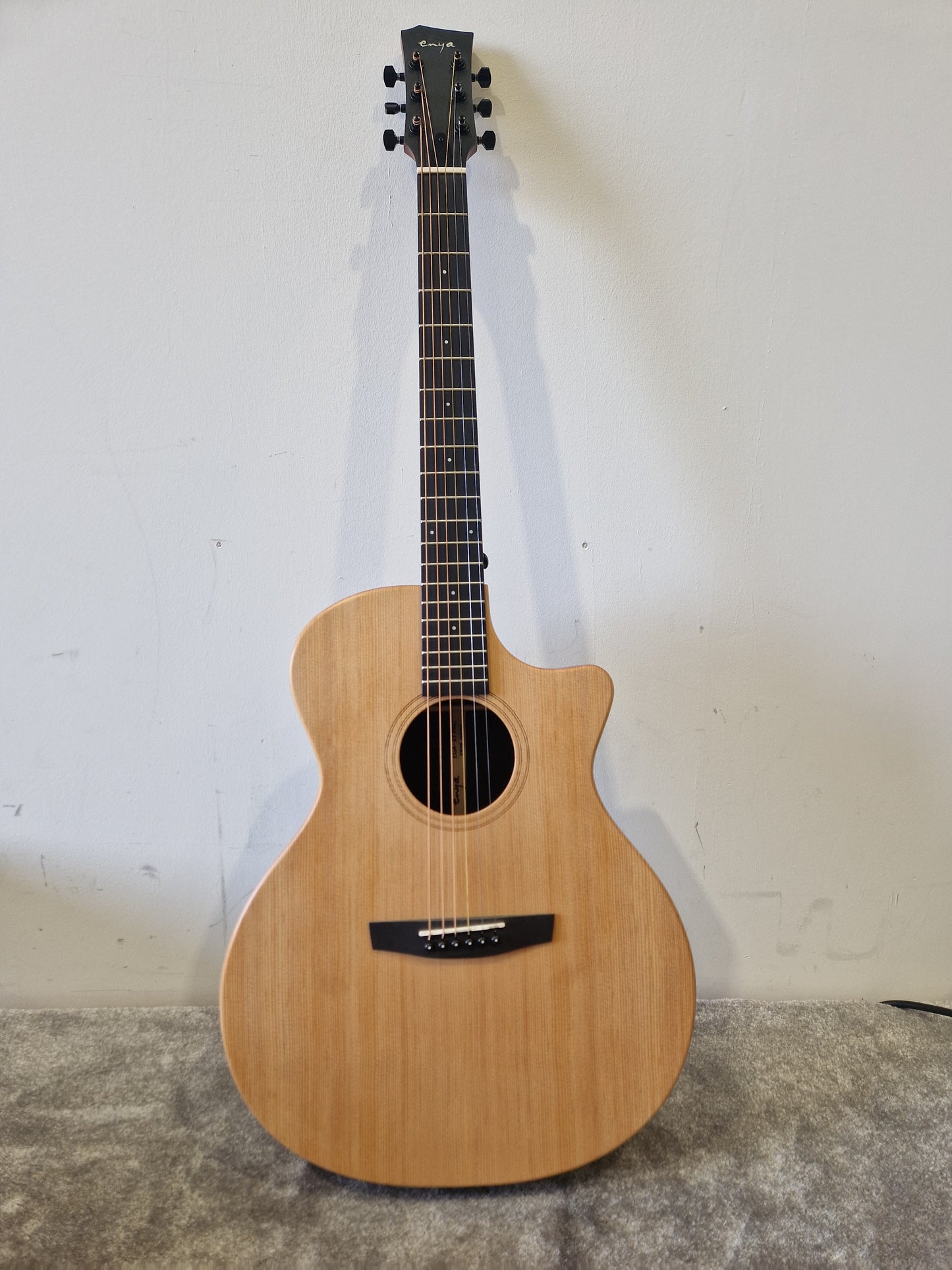 Enya EGA-X1 Pro Natural - Carbon Fiber Construction, EQ System - Excellent w/ Manuals & Soft Case