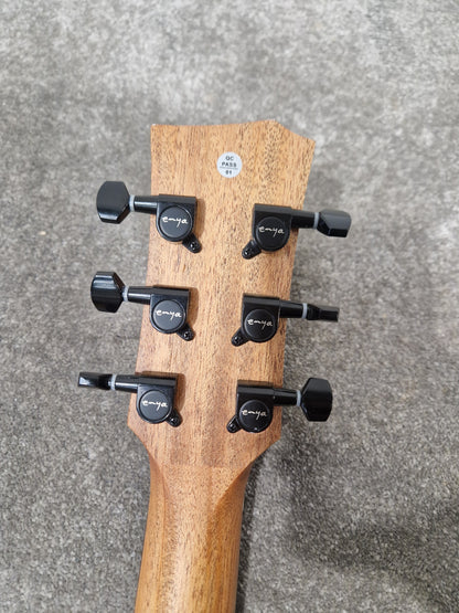 Enya EM-XO/BK (9/10) - Ex Demo - Carbon Fiber Ukulele, Built-in EQ - Excellent w/ Soft Case
