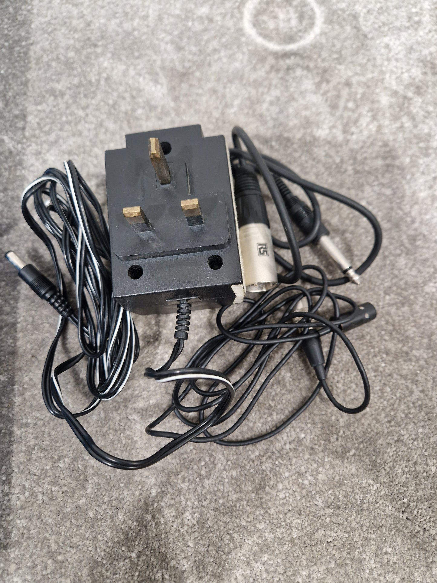 Audio-Technica ATW-R09 and ATW-T51 - Wireless Microphone System, High Fidelity - Very Good w/ Power Supply & Hard Case