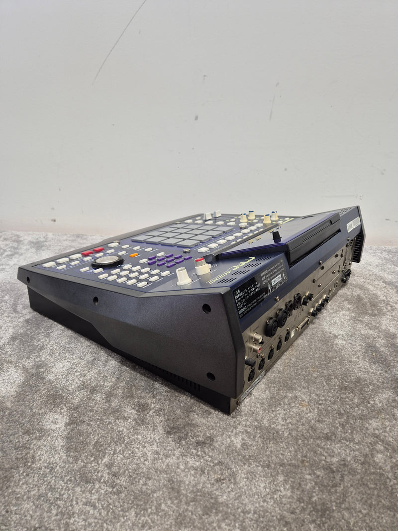 Akai MPC4000 - Music Production Centre Blue - Excellent - Image 4