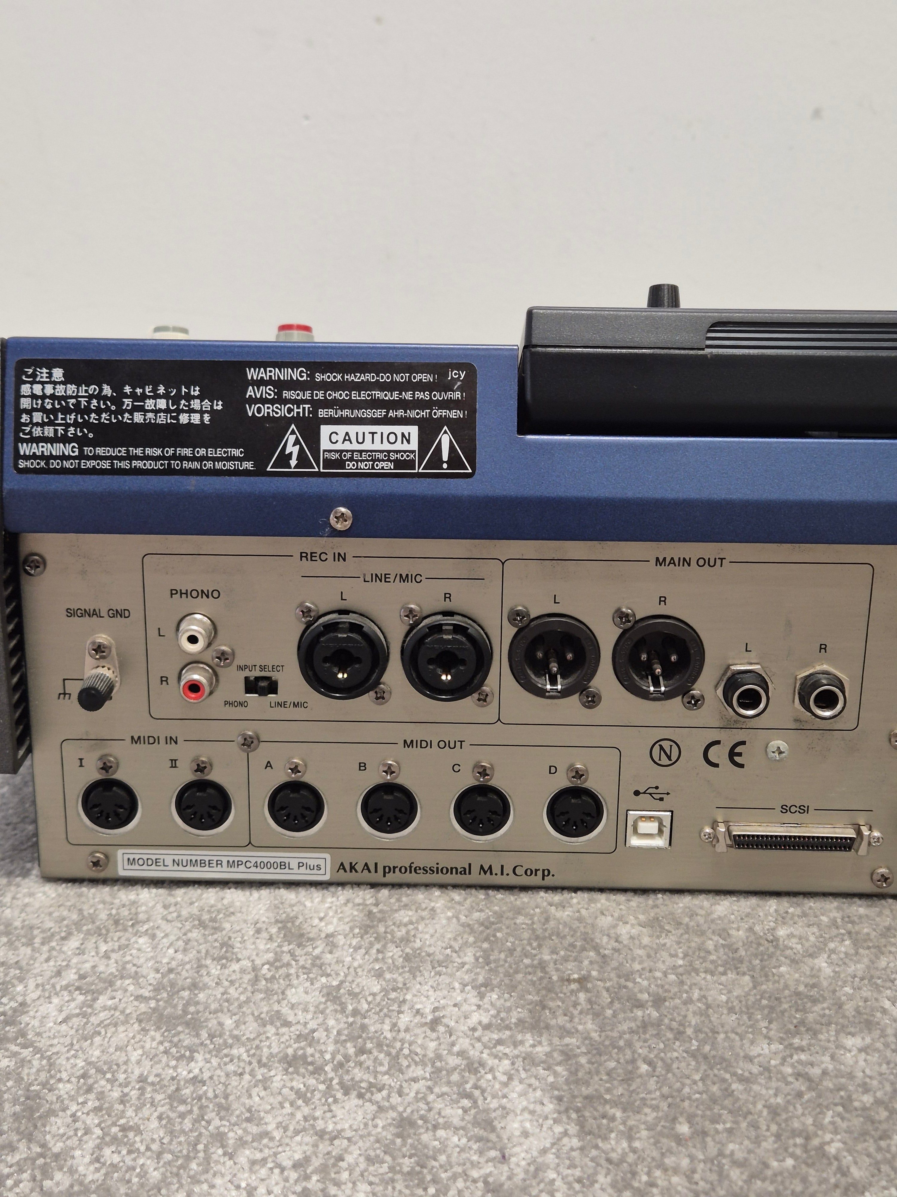 Akai MPC4000 - Music Production Centre Blue - Excellent – Audio Trader