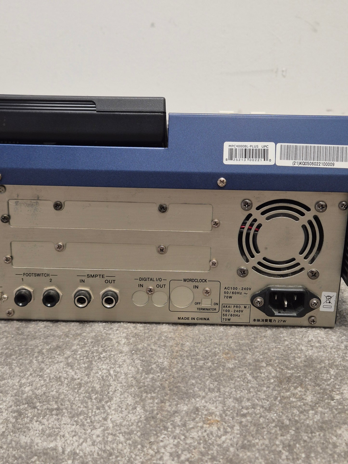 Akai MPC4000 - Music Production Centre Blue - Excellent