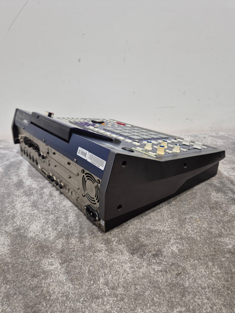 Akai MPC4000 - Music Production Centre Blue - Excellent - Image 8