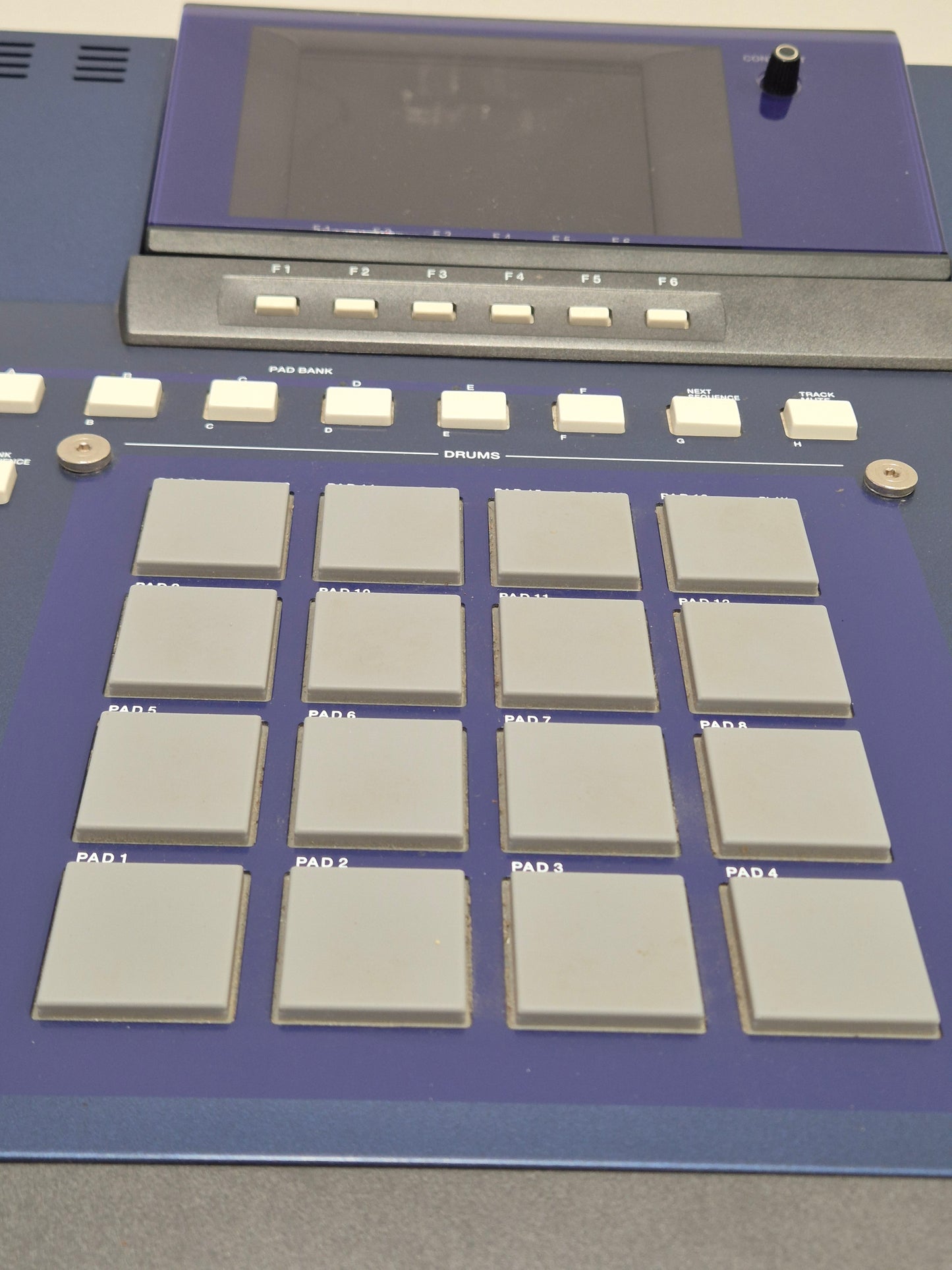 Akai MPC4000 - Music Production Centre Blue - Excellent