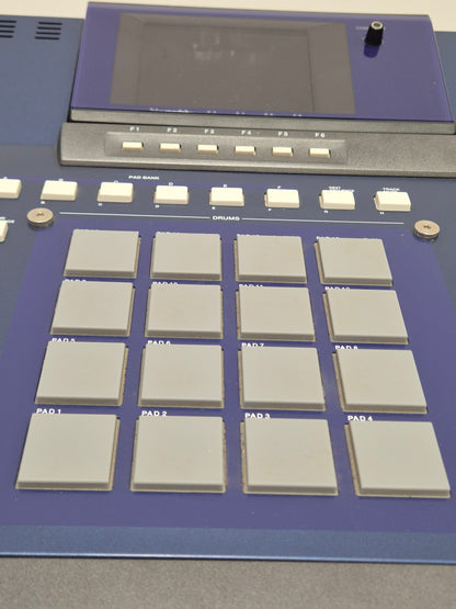 Akai MPC4000 - Music Production Centre Blue - Excellent
