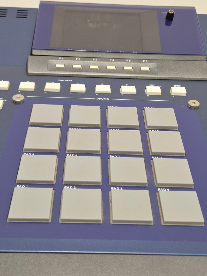 Akai MPC4000 - Music Production Centre Blue - Excellent - Image 11