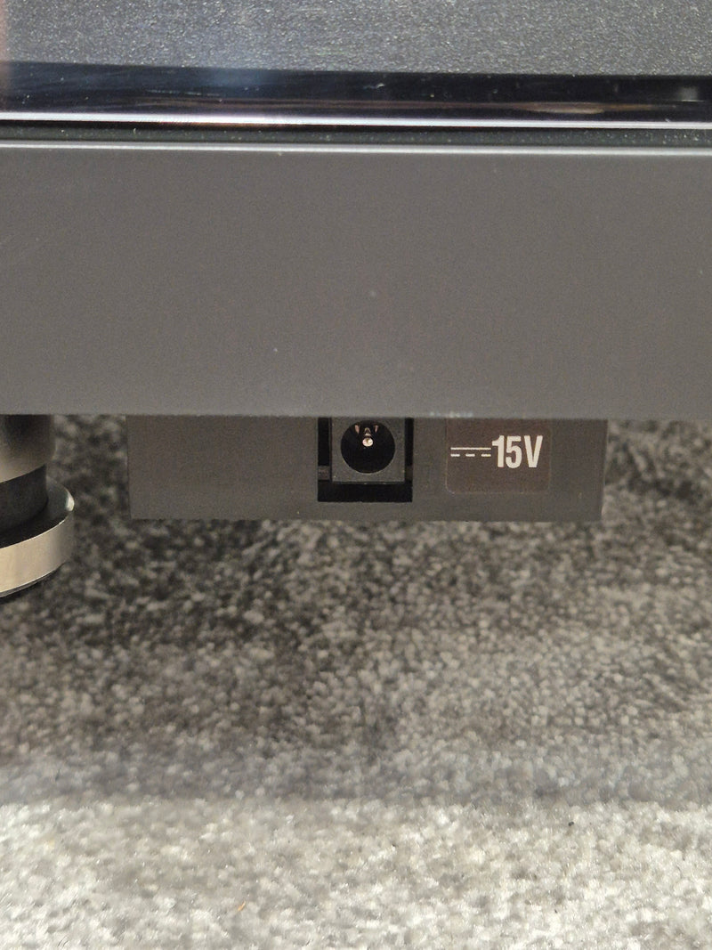 Pro-Ject Debut Pro Turntable - High-Quality Audio, Easy Setup - Excellent w/ Original Box & Manuals - Image 8