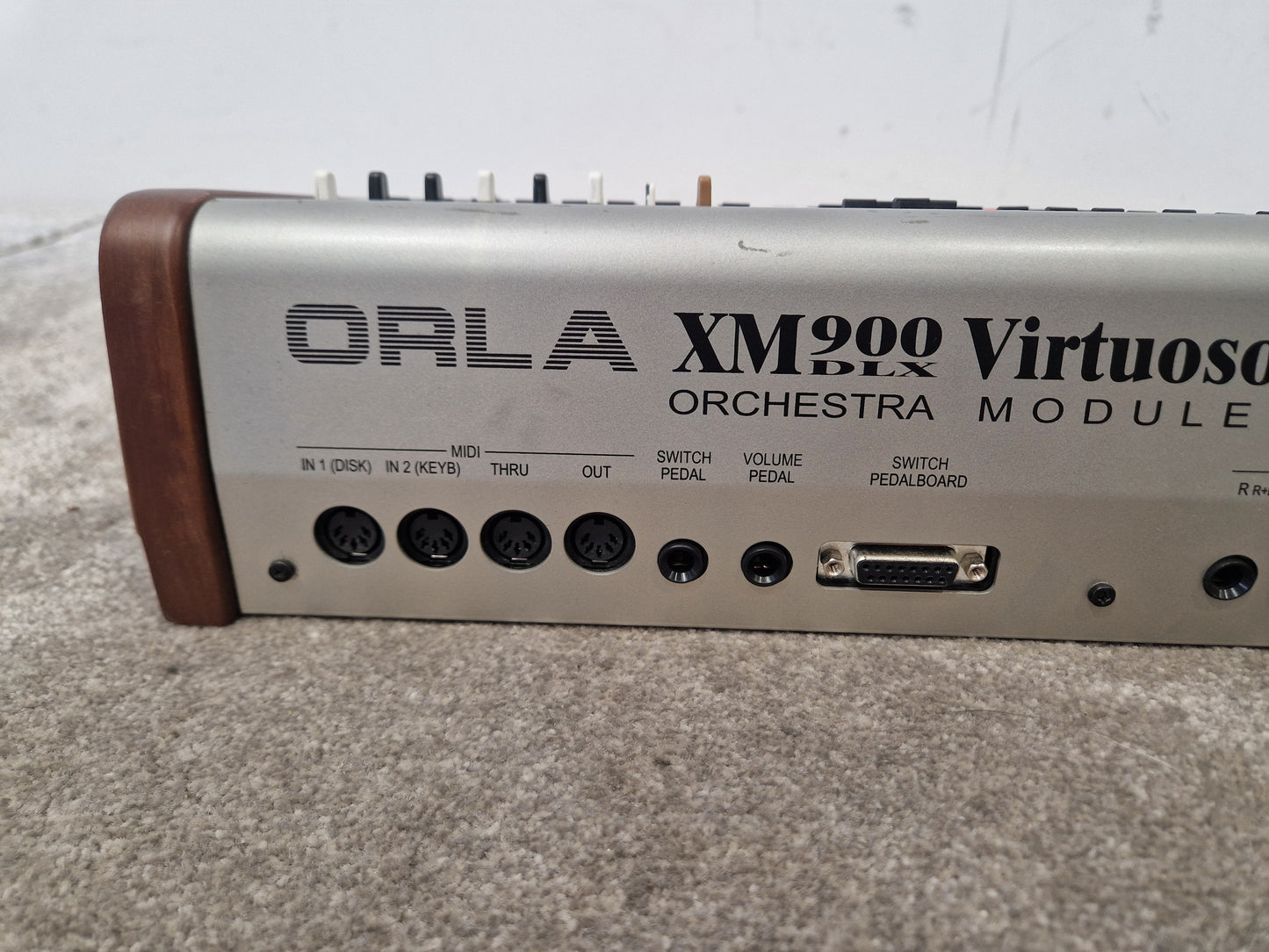 Orla XM900 DLX orchestra module - 900 Sounds, 128-Note Polyphony - Spares or Repair w/ Power Supply & Soft Case