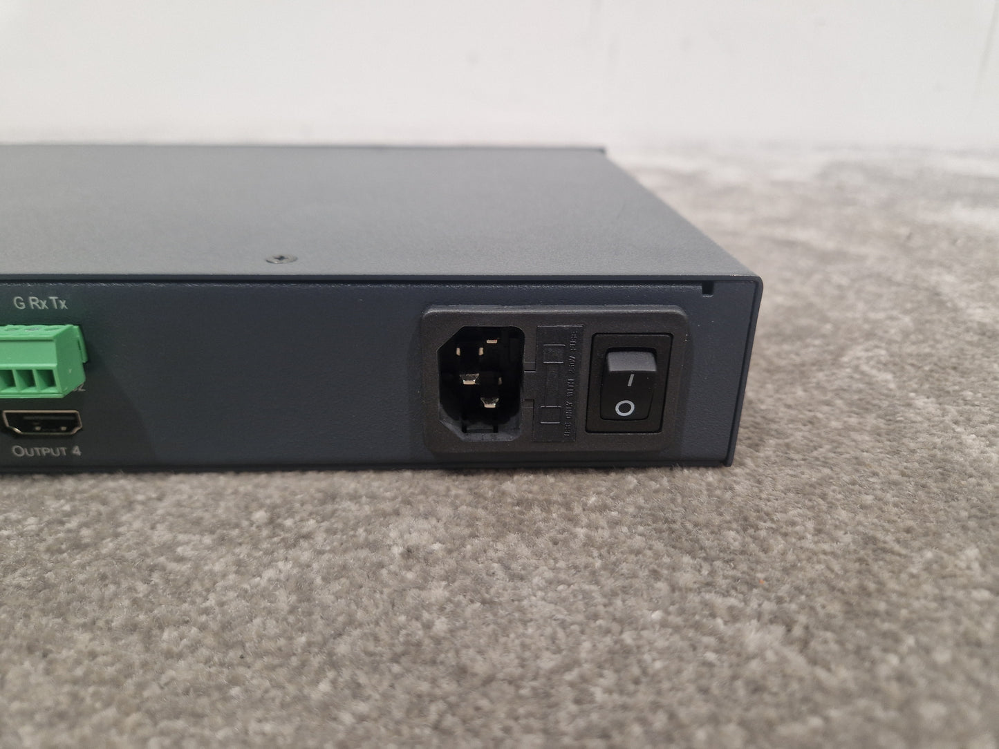 Kramer VS-44UHD 4x4 matrix switcher - HDMI 2.0, Audio De-Embedding - Very Good