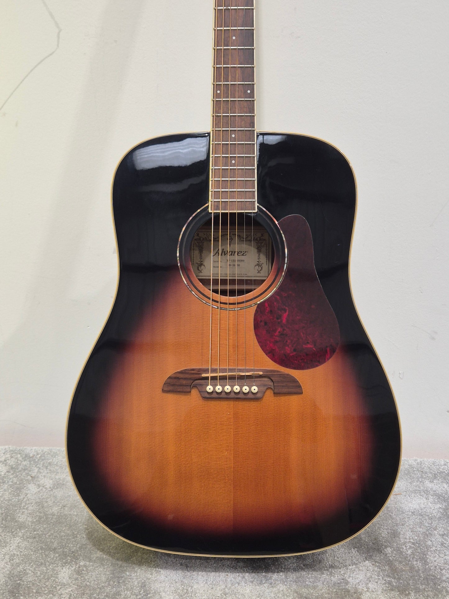 Alvarez RD26SB - Dreadnought Body Acoustic Guitar - Excellent