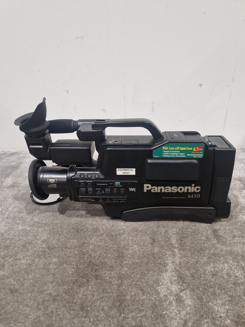 Panasonic NV-M50 - Compact VHS-C Camcorder - Spares or Repair w/ Hard Case & Panasonic AC adapter VW-AM10 - Image 3