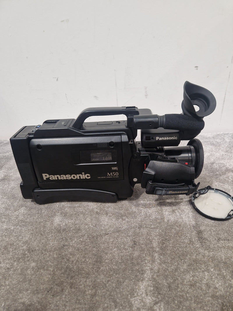 Panasonic NV-M50 - Compact VHS-C Camcorder - Spares or Repair w/ Hard Case & Panasonic AC adapter VW-AM10 - Image 7