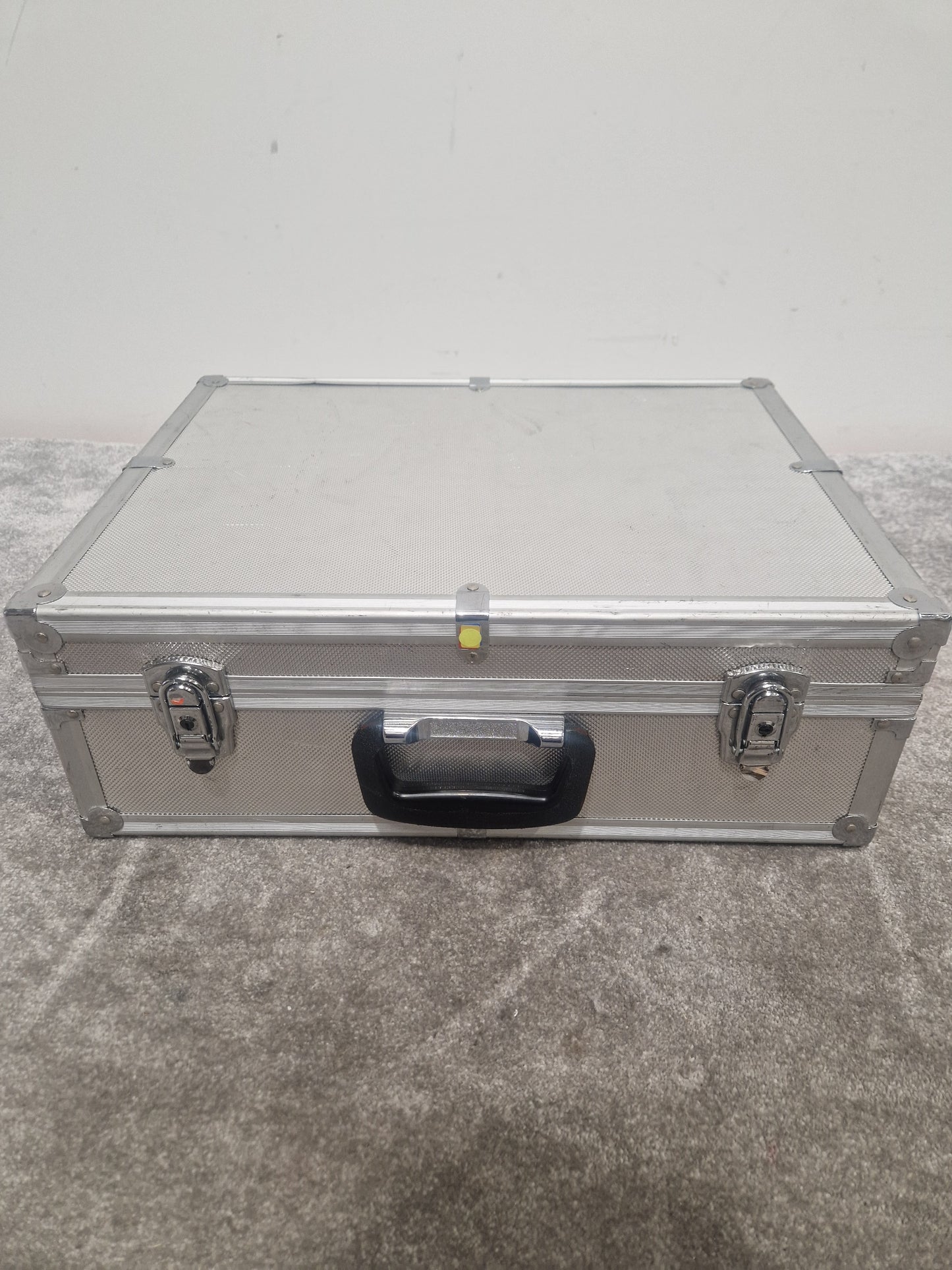 Unbranded Flight Case - Durable, 48cm x 36cm x 10cm, Portable - Good