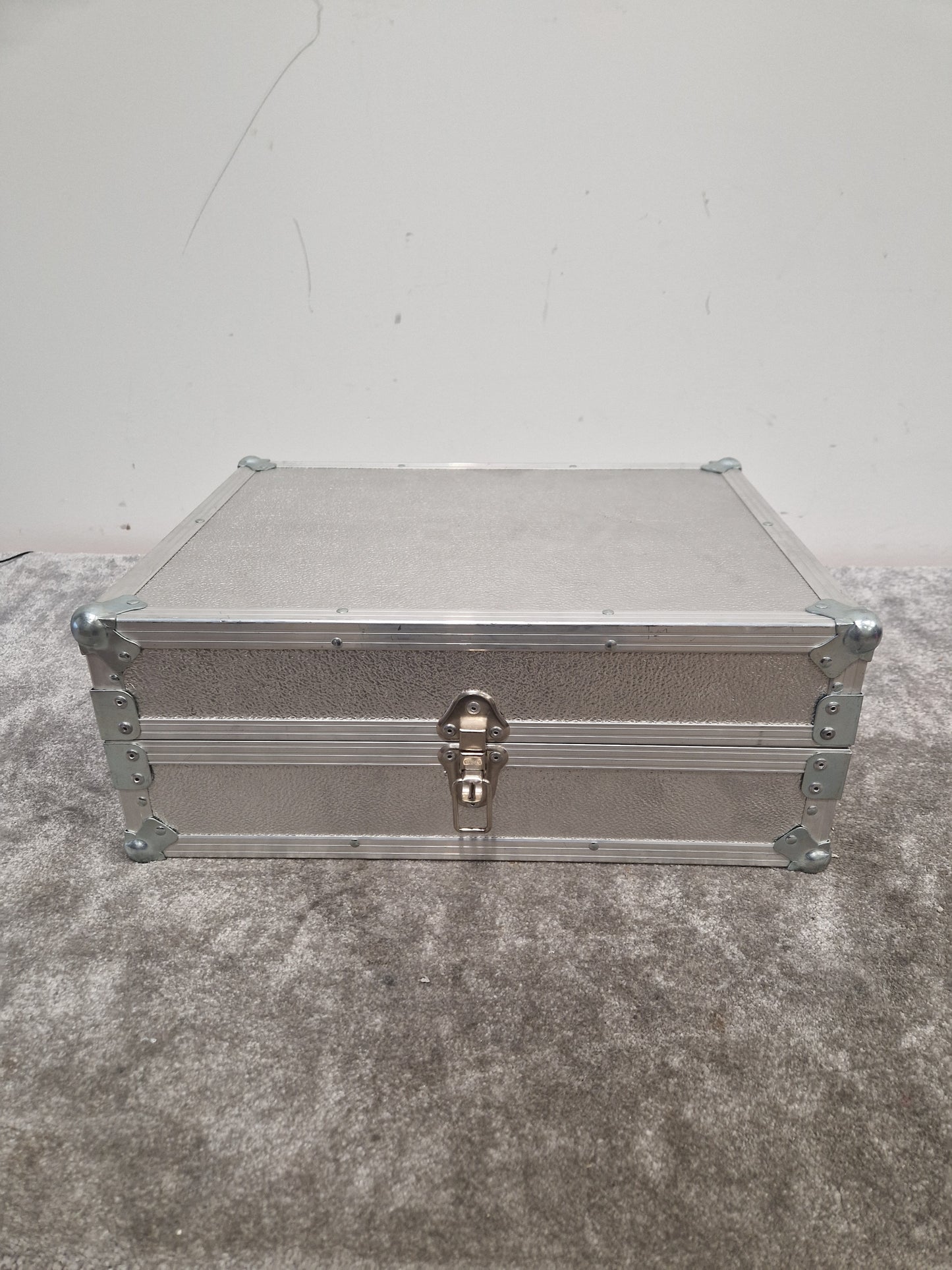 Wilkes Flight  case - 48cm x 38cm x 12cm Durable, Portable - Very Good