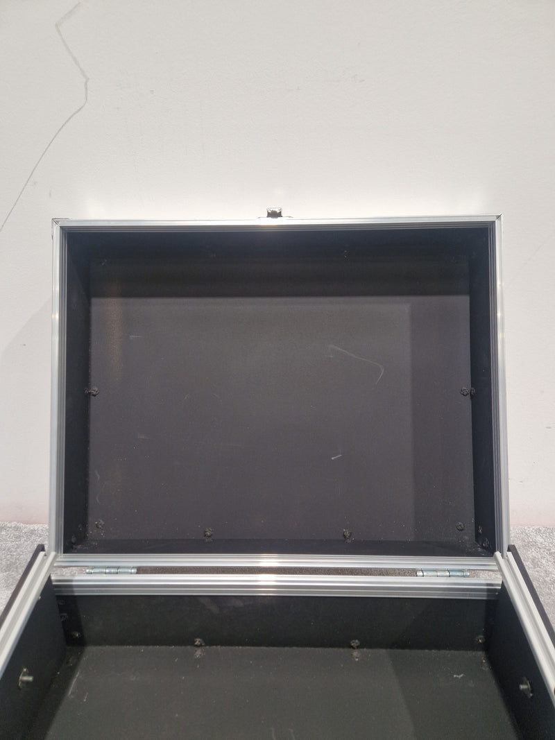 Wilkes Flight  case - 48cm x 38cm x 12cm Durable, Portable - Very Good - Image 7