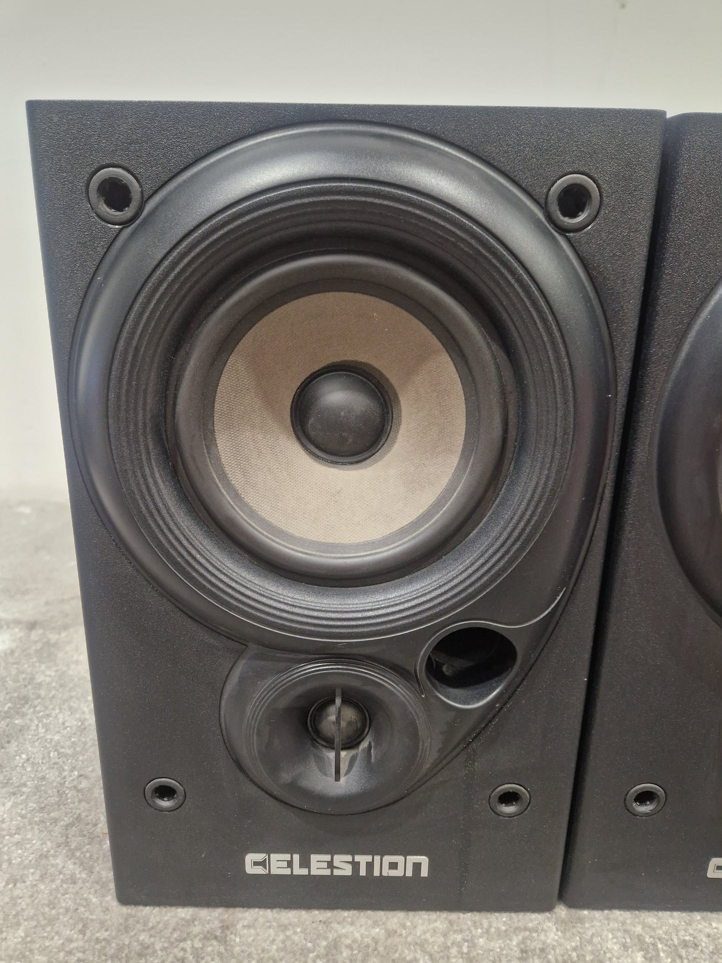 Celestion 12L bookshelf speakers Pair - Compact Design, High Fidelity - Very Good