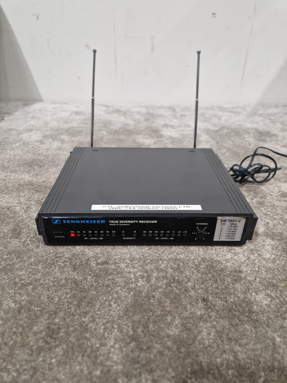 Sennheiser EM1031-V True Diversity Receiver - Professional Audio, True Diversity Technology - Excellent w/ Power Supply & Hard Case & Sennheiser Mic Transmitter