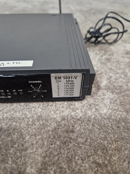 Sennheiser EM1031-V True Diversity Receiver - Professional Audio, True Diversity Technology - Excellent w/ Power Supply & Hard Case & Sennheiser Mic Transmitter