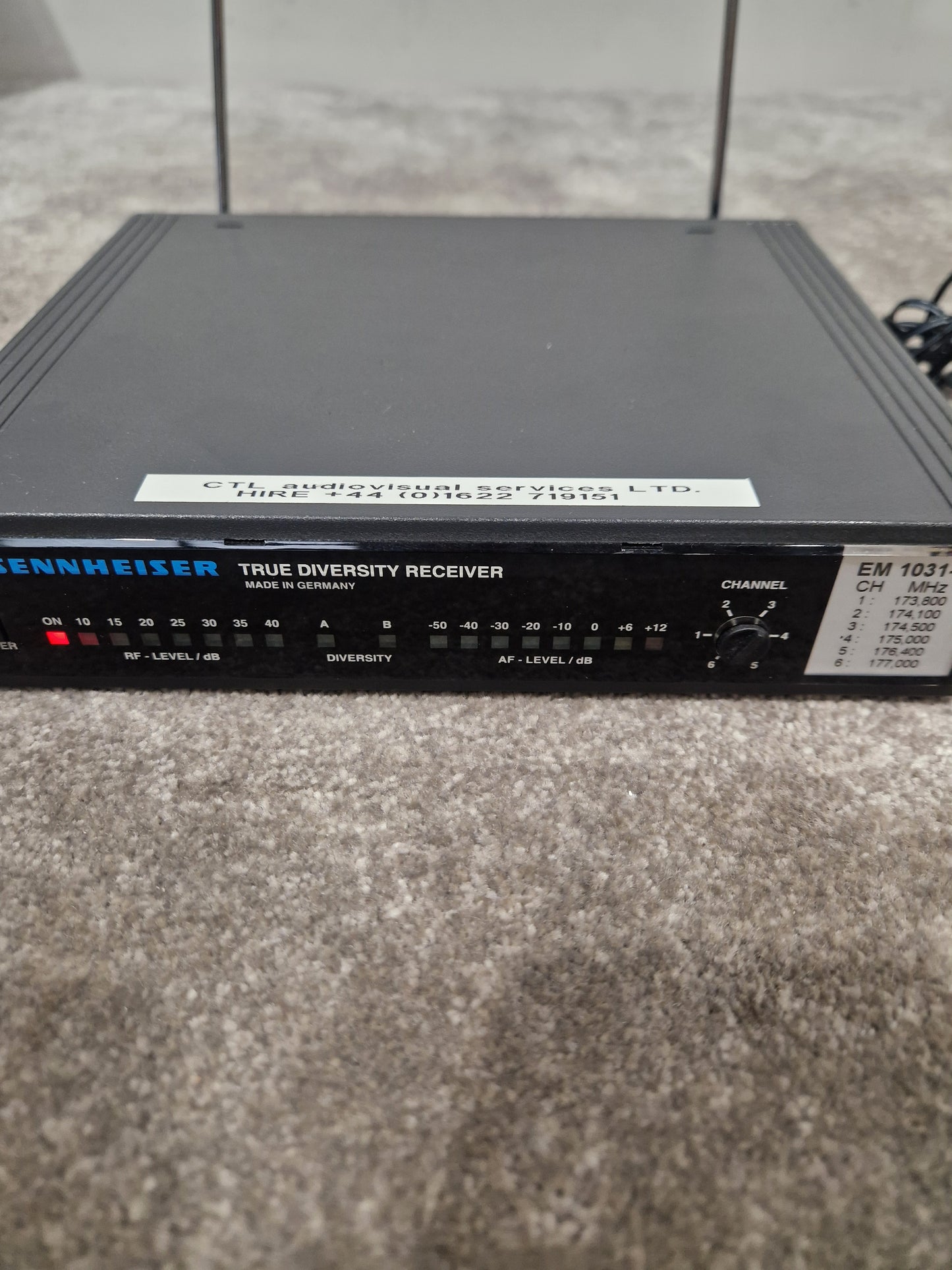 Sennheiser EM1031-V True Diversity Receiver - Professional Audio, True Diversity Technology - Excellent w/ Power Supply & Hard Case & Sennheiser Mic Transmitter