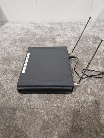 Sennheiser EM1031-V True Diversity Receiver - Professional Audio, True Diversity Technology - Excellent w/ Power Supply & Hard Case & Sennheiser Mic Transmitter