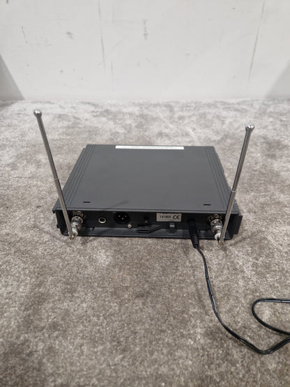 Sennheiser EM1031-V True Diversity Receiver - Professional Audio, True Diversity Technology - Excellent w/ Power Supply & Hard Case & Sennheiser Mic Transmitter