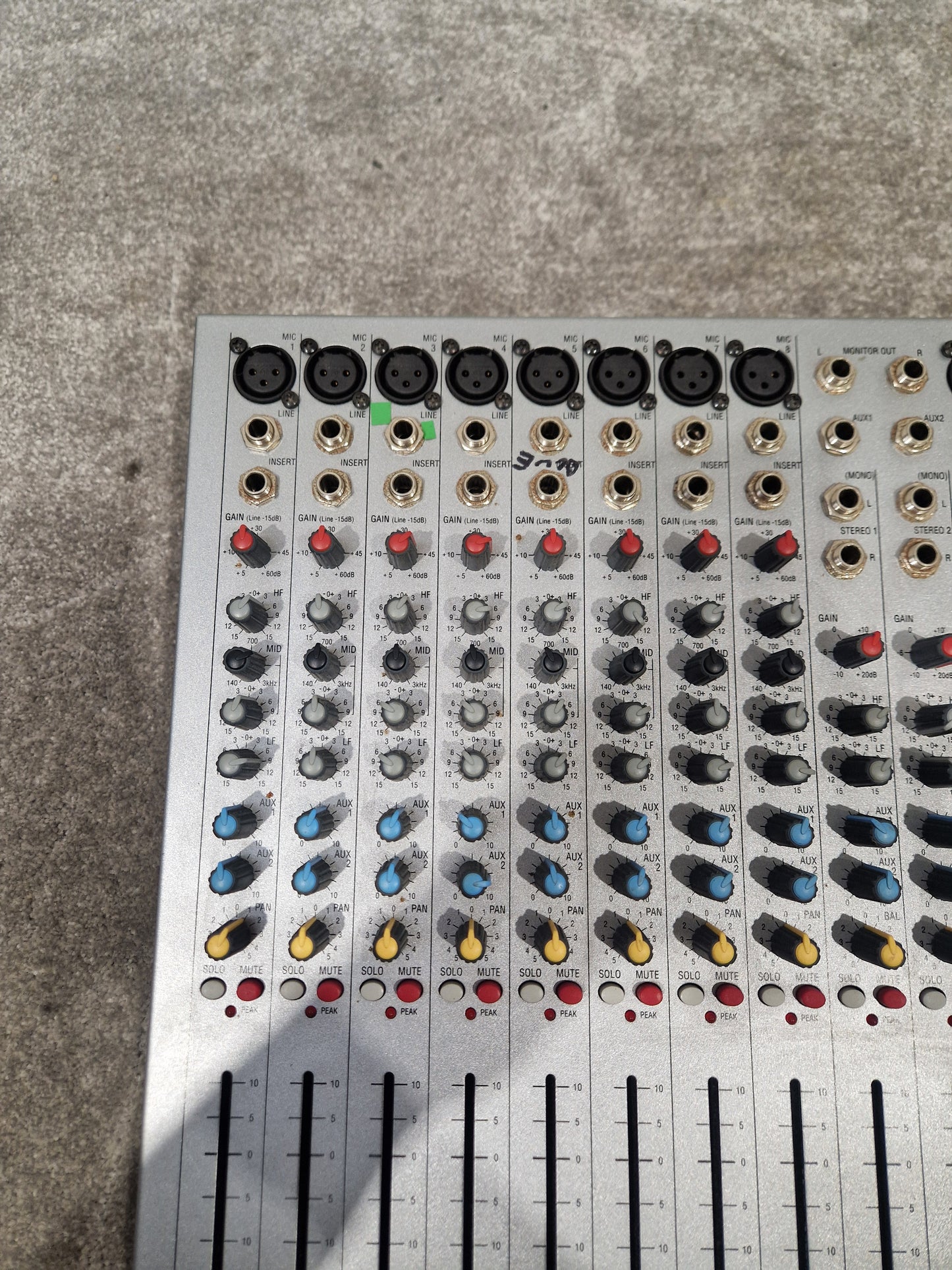 Soundcarft Spirit E8 - 8-Channel Mixer, Compact Design - Excellent w/ Power Supply