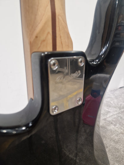 Fender Squier Precision Bass 2000, Black - Maple Neck - Very Good