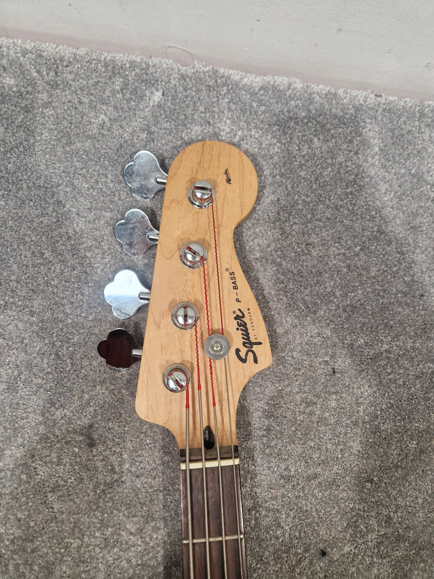 Fender Squier Precision Bass 2000, Black - Maple Neck - Very Good