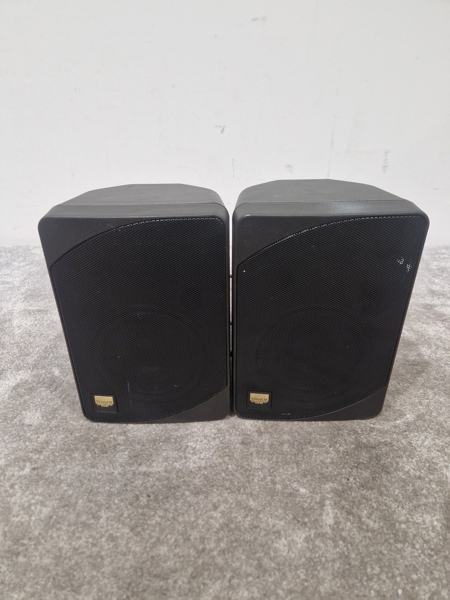 Tannoy CPA 6 – Contractor Series Speaker Pair – Very Good