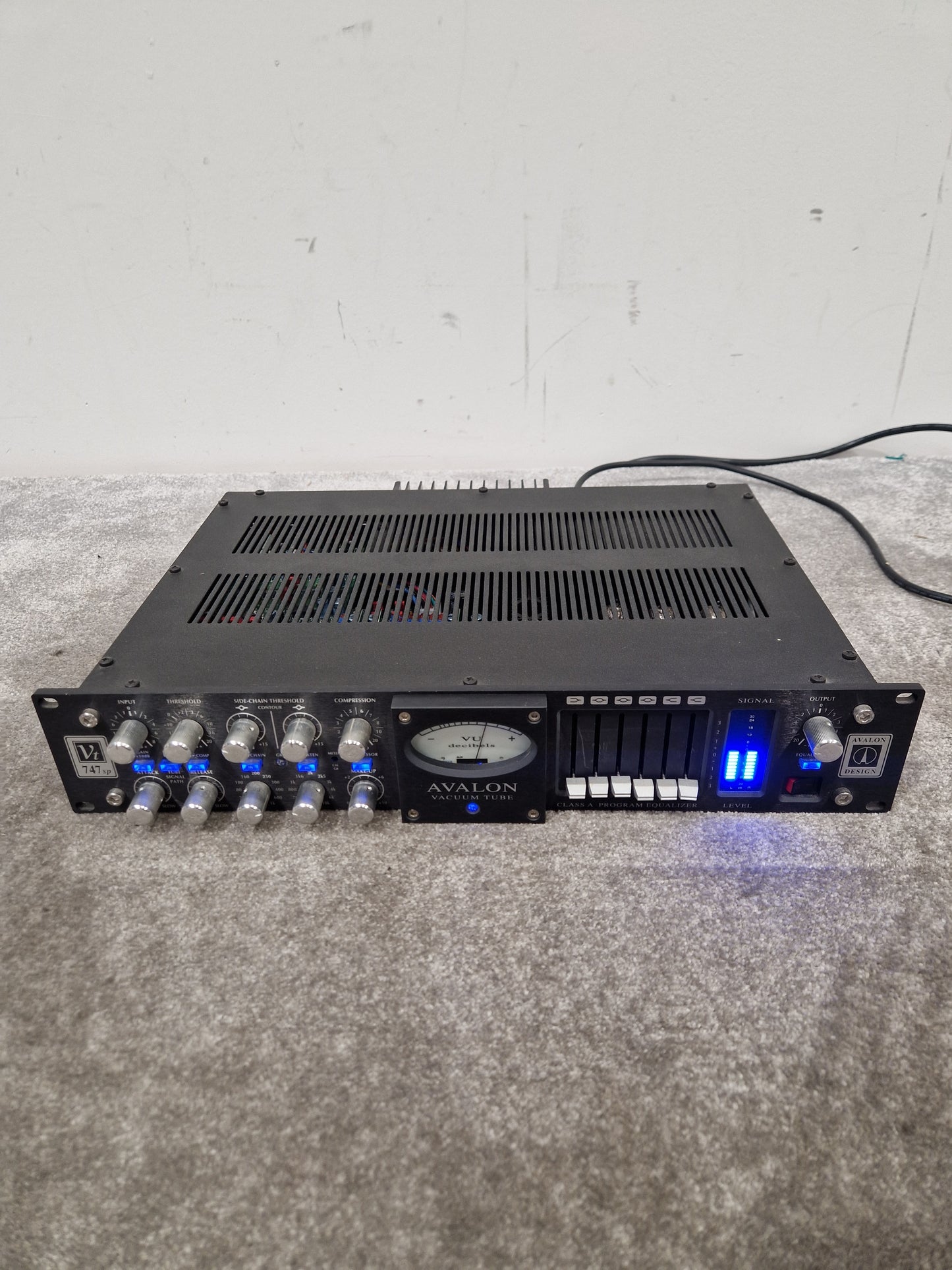 Avalon VT-747SP – Stereo Opto-Compressor & EQ – Excellent w/ Box & PSU