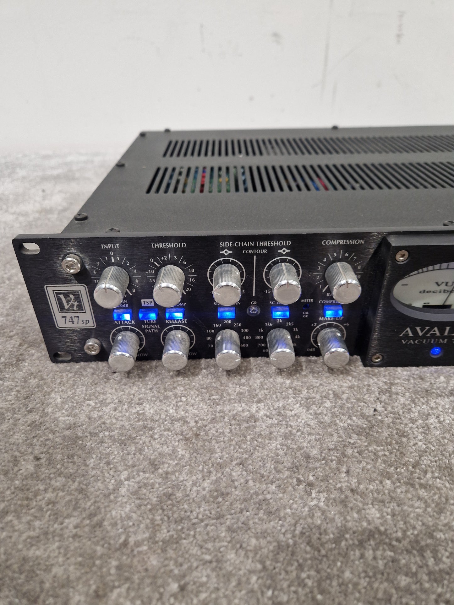 Avalon VT-747SP – Stereo Opto-Compressor & EQ – Excellent w/ Box & PSU