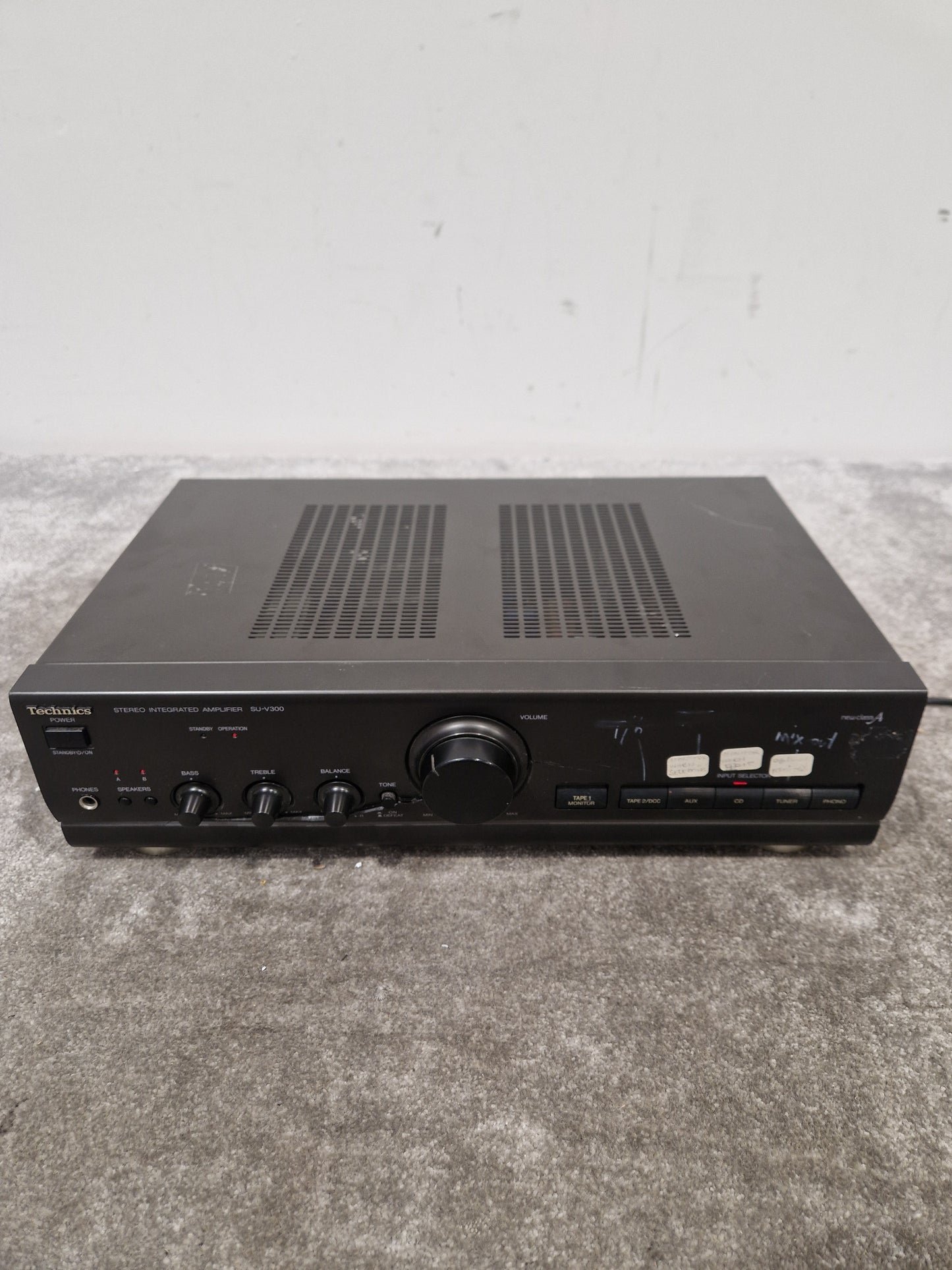 Technics SU-V300 - Stereo Integrated Amplifier, 2x30W - Spares or Repair