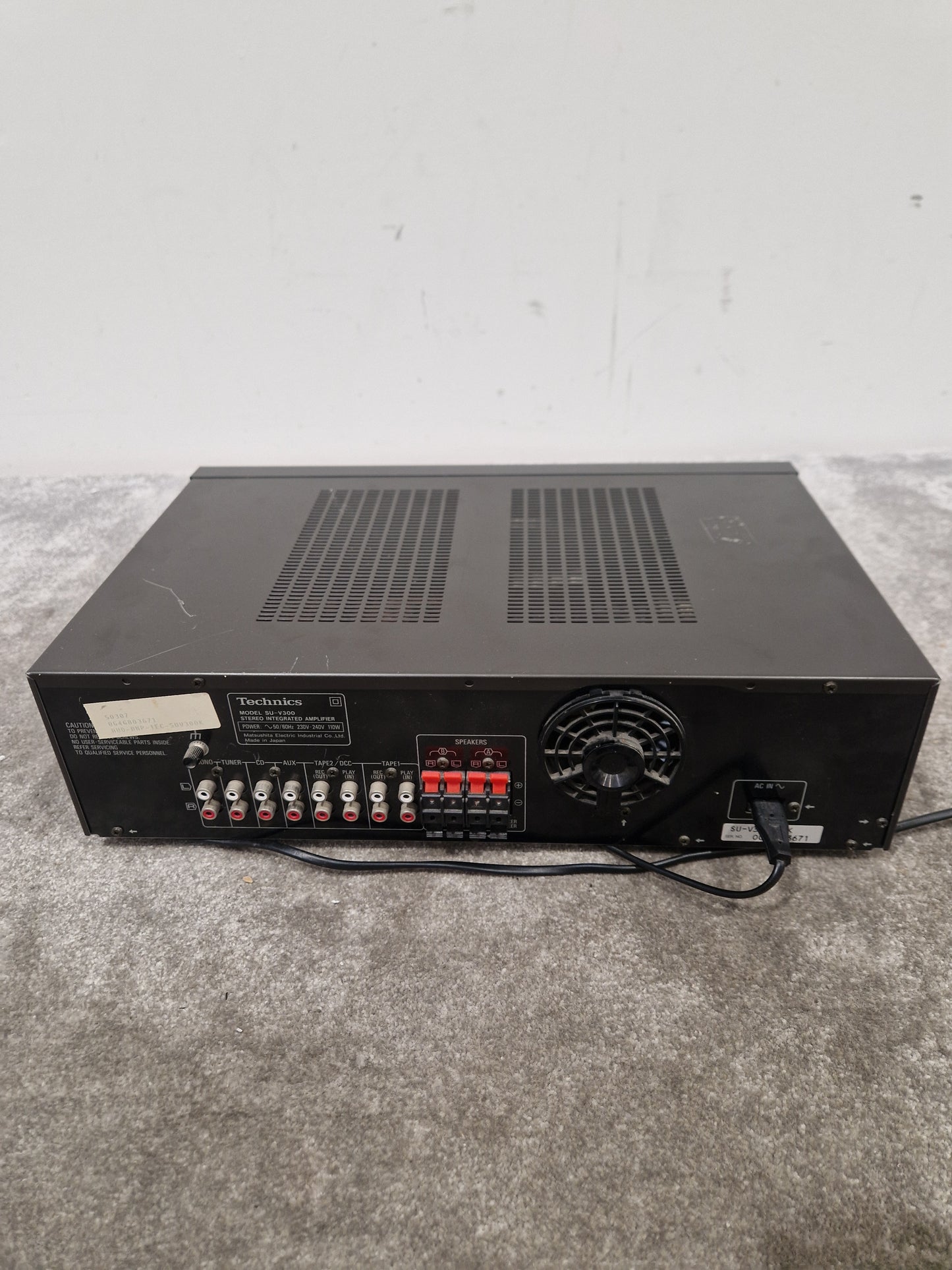 Technics SU-V300 - Stereo Integrated Amplifier, 2x30W - Spares or Repair